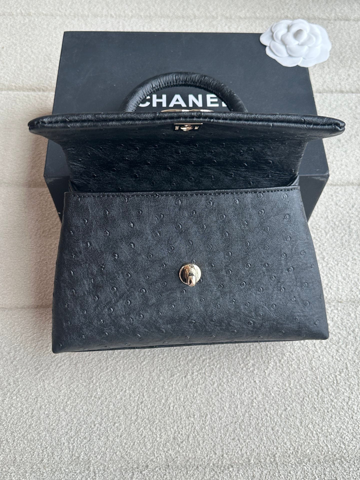 CHANEL - Coco handle