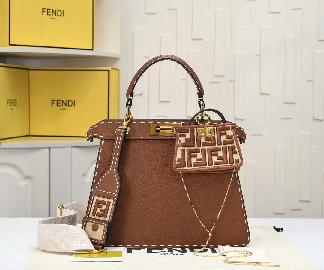 FENDI - Peekaboo ISeeU