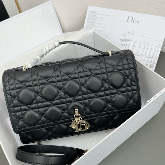 DIOR - miss dior