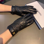 CHANEL - Gloves