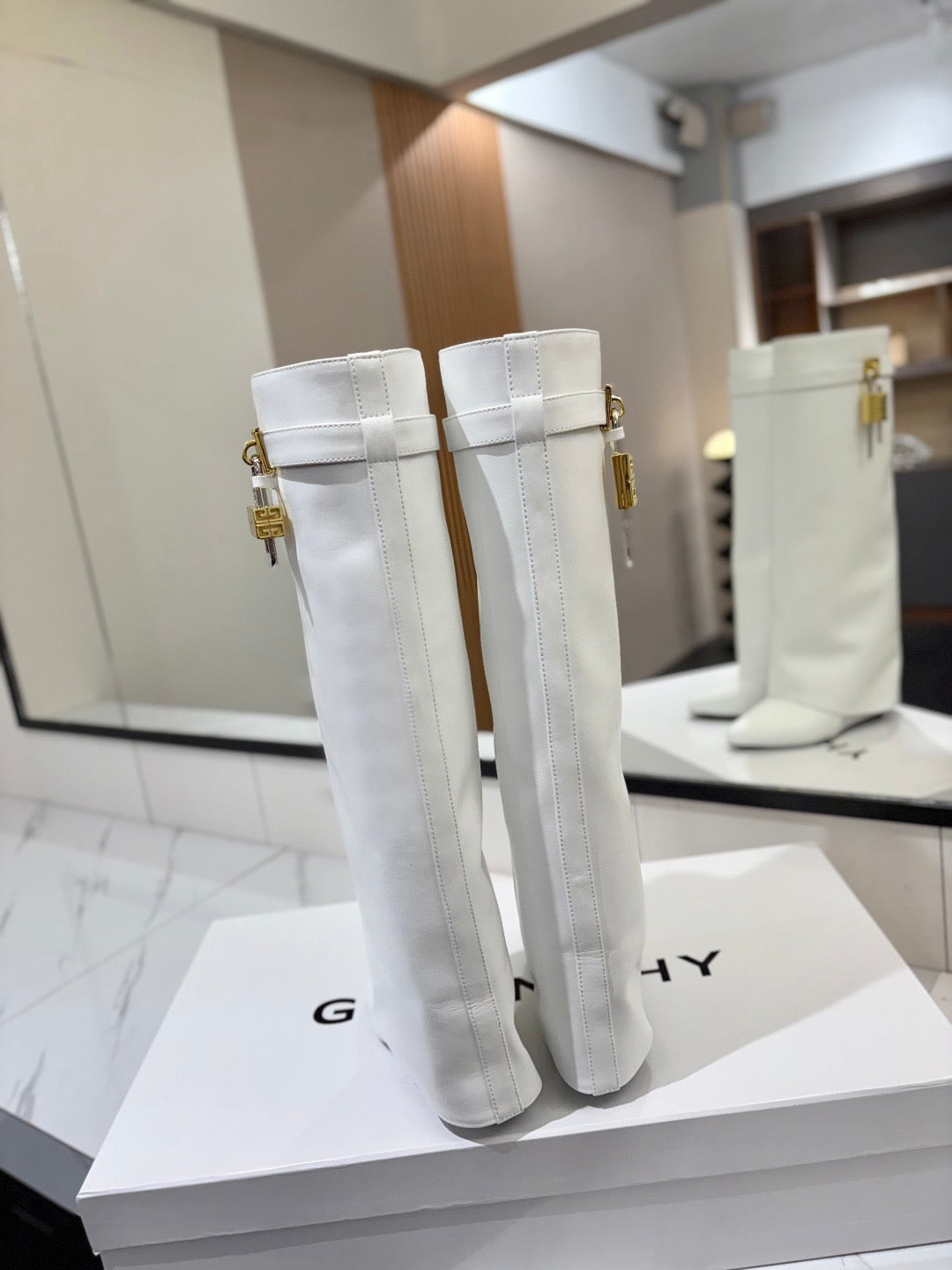 GIVENCHY - Shark lock boots