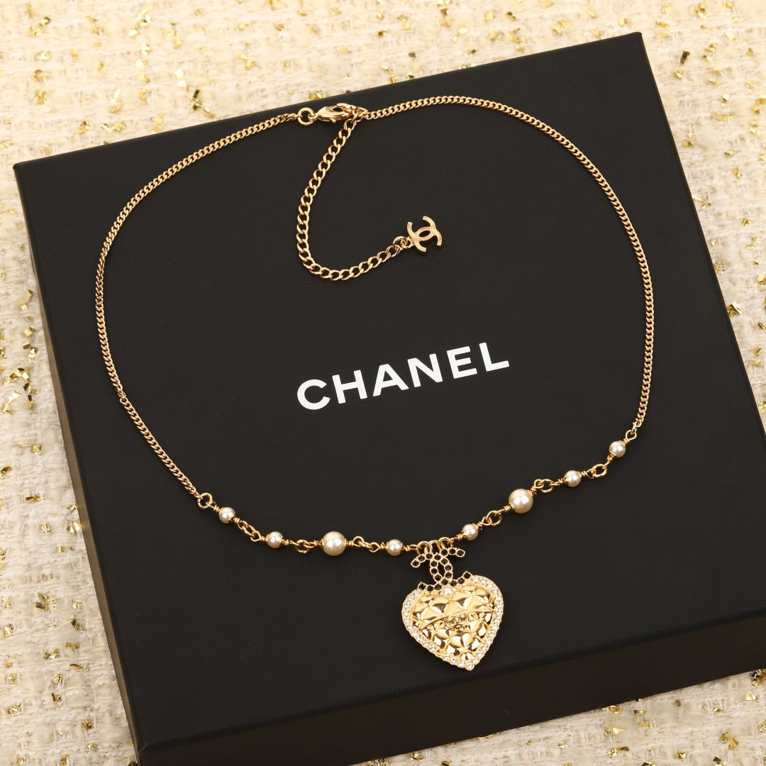 CHANEL - Crystal Necklace
