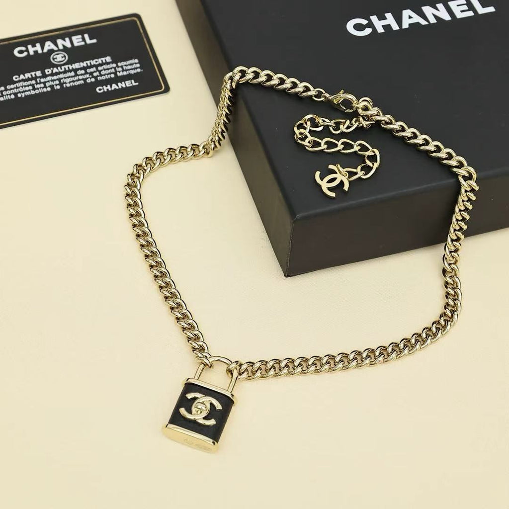 CHANEL - Crystal Necklace