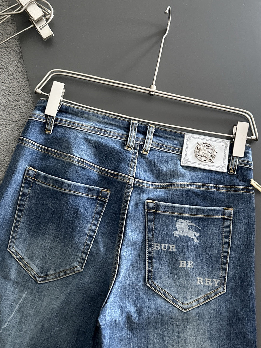 BURBERRY - Jeans
