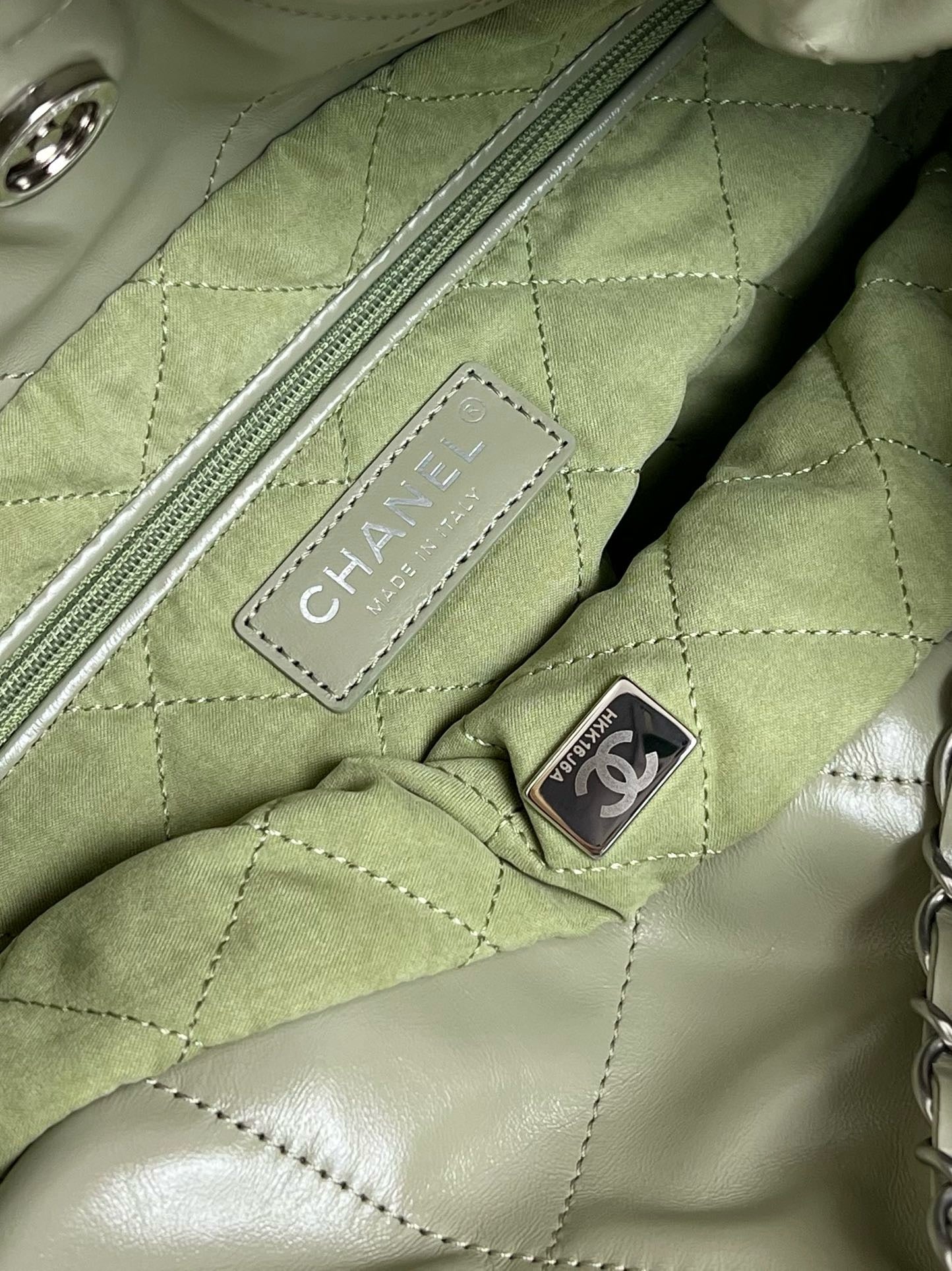 CHANEL - Shiny Calfskin & Gold-Tone Metal