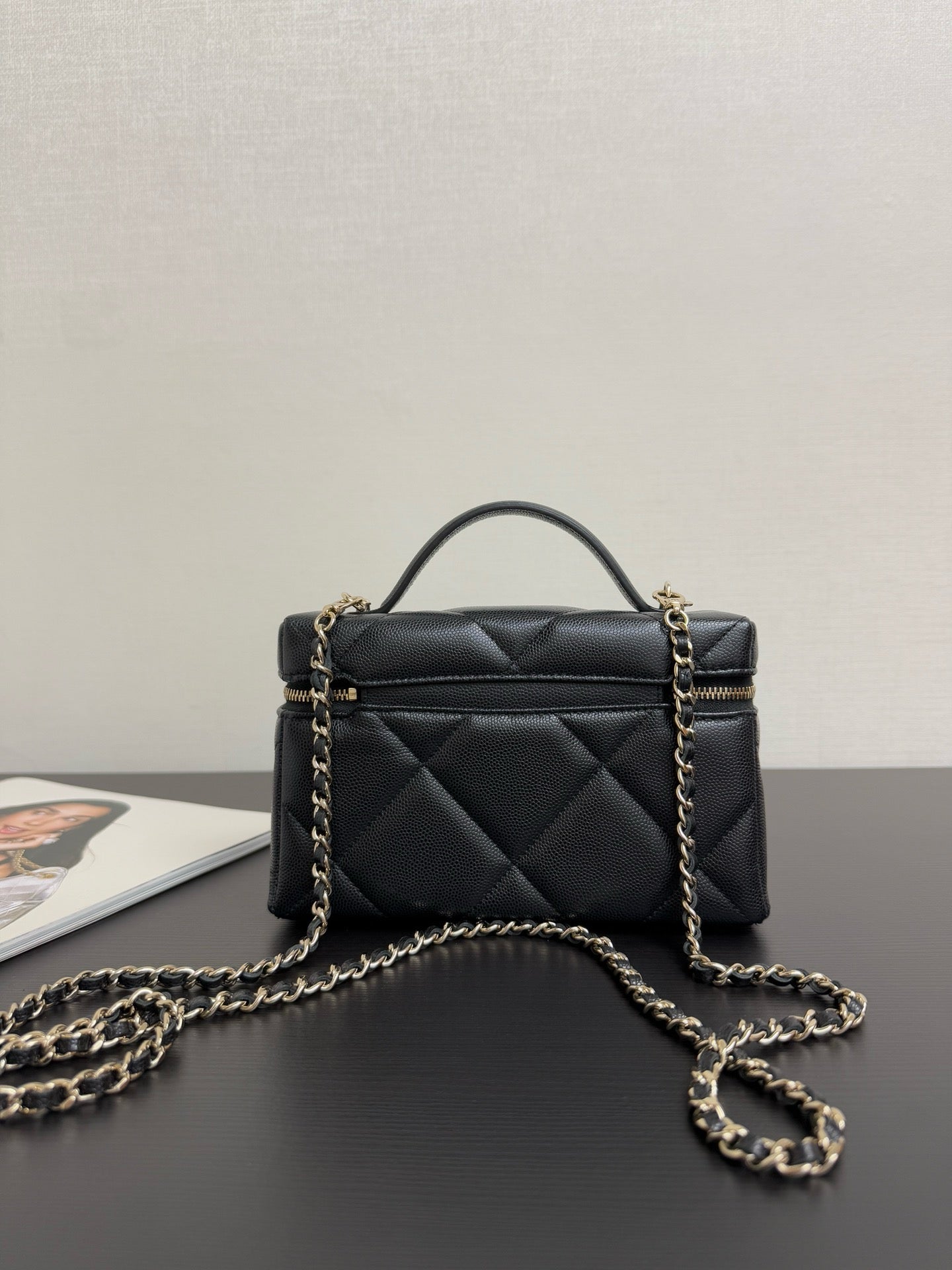 CHANEL - vanity bag
