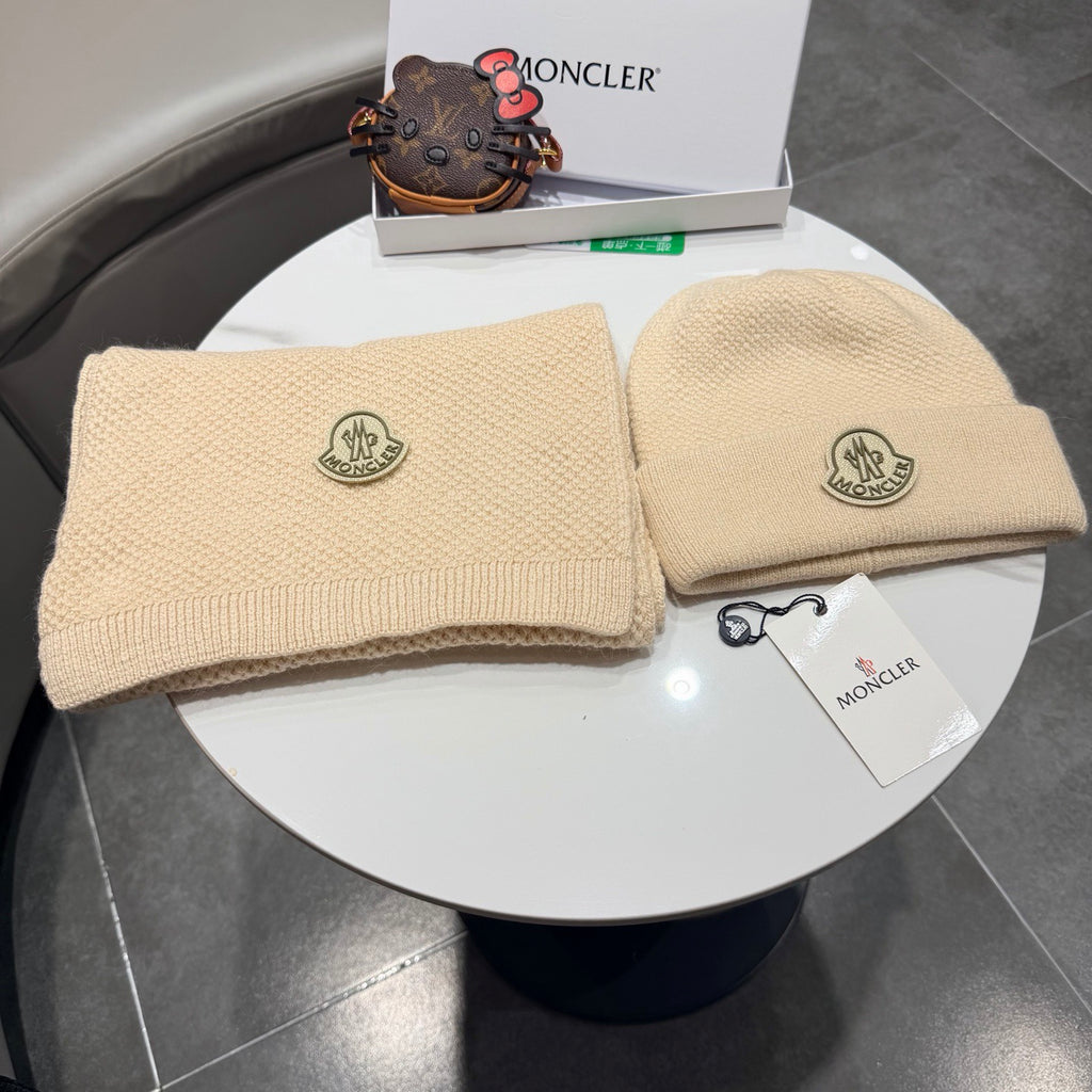 MONCLER -  Two-piece set of cashmere