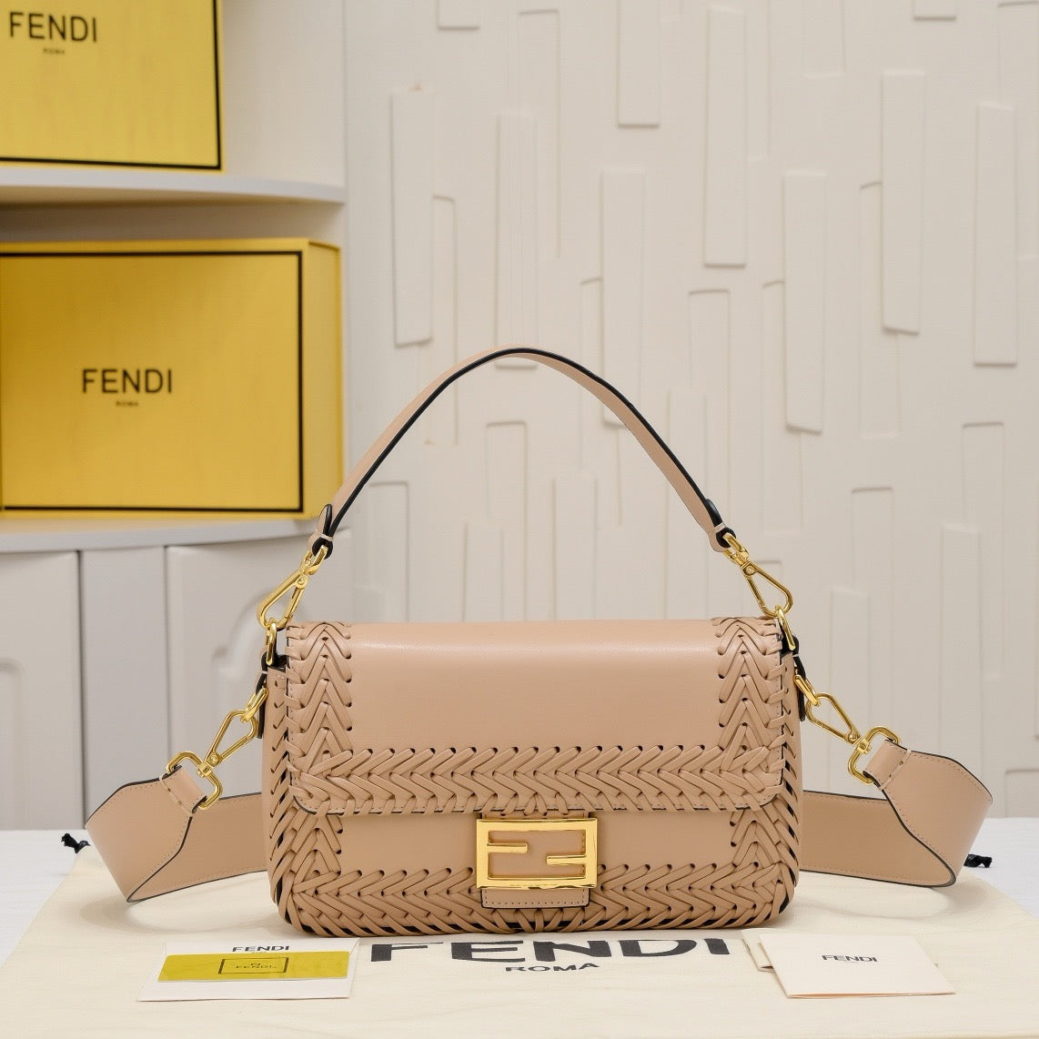 FENDI - 22 Boslo caslico mediano