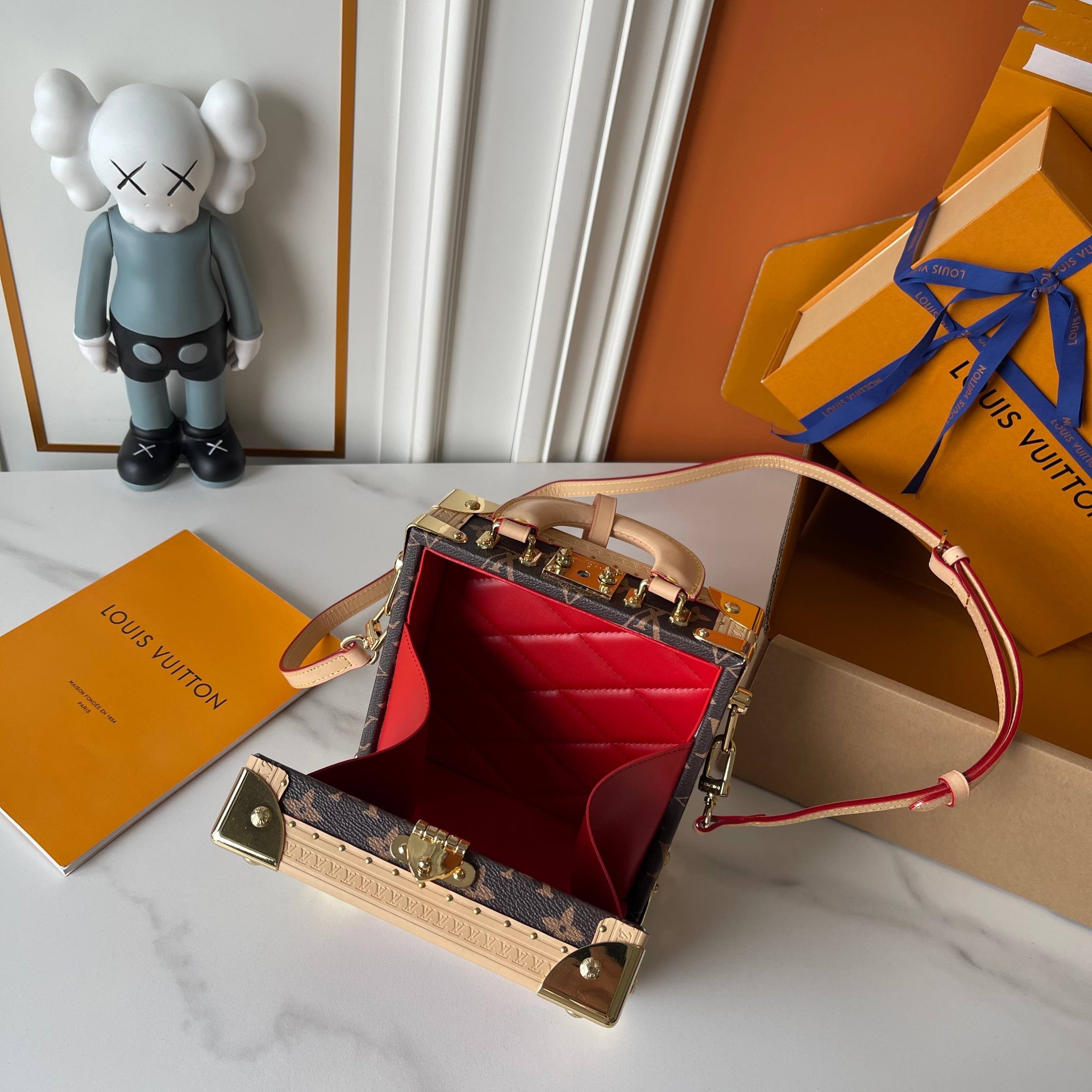 LOUIS VUITTON- Cherry bag