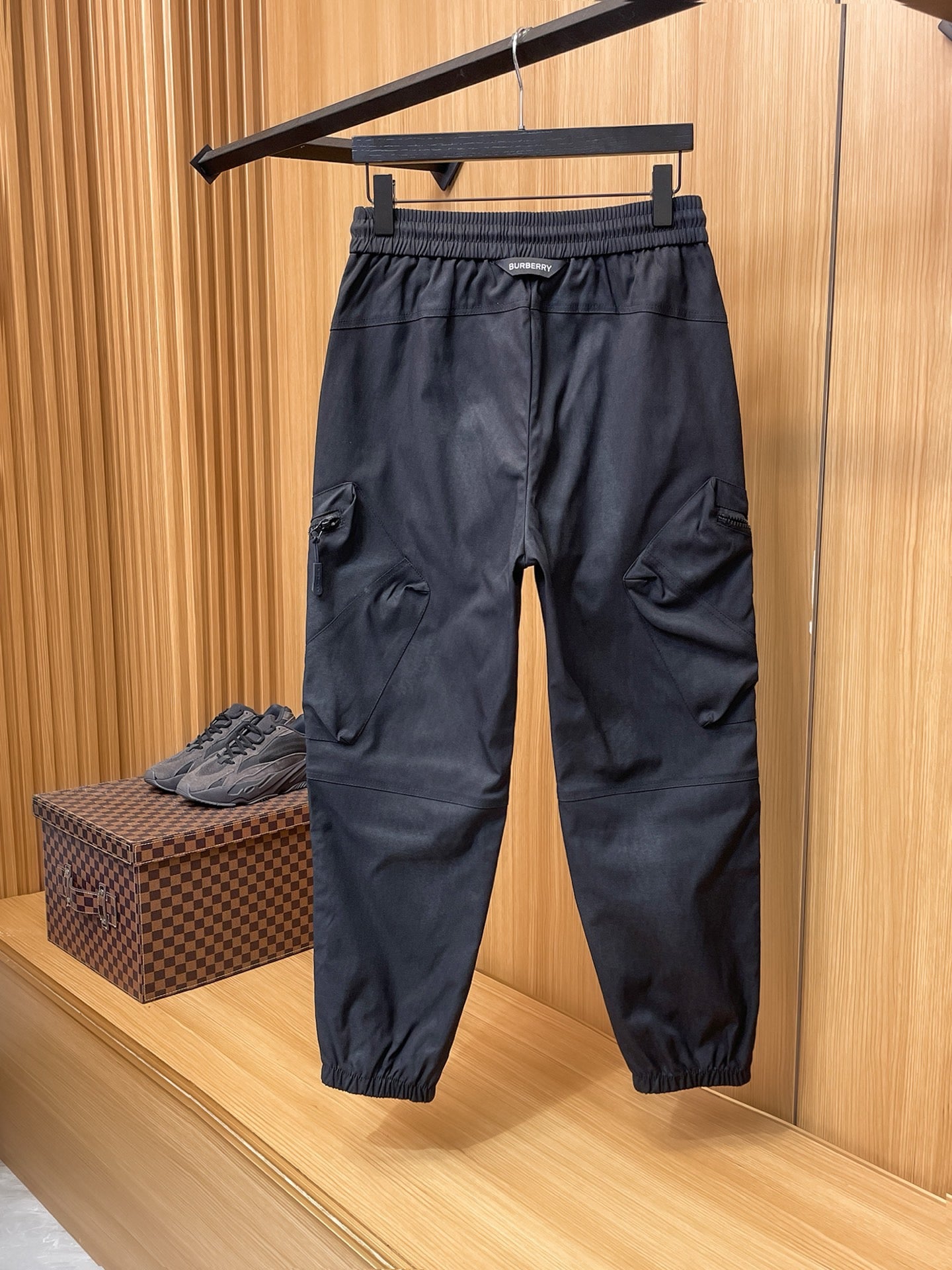 BURBERRY - Cargo trousers