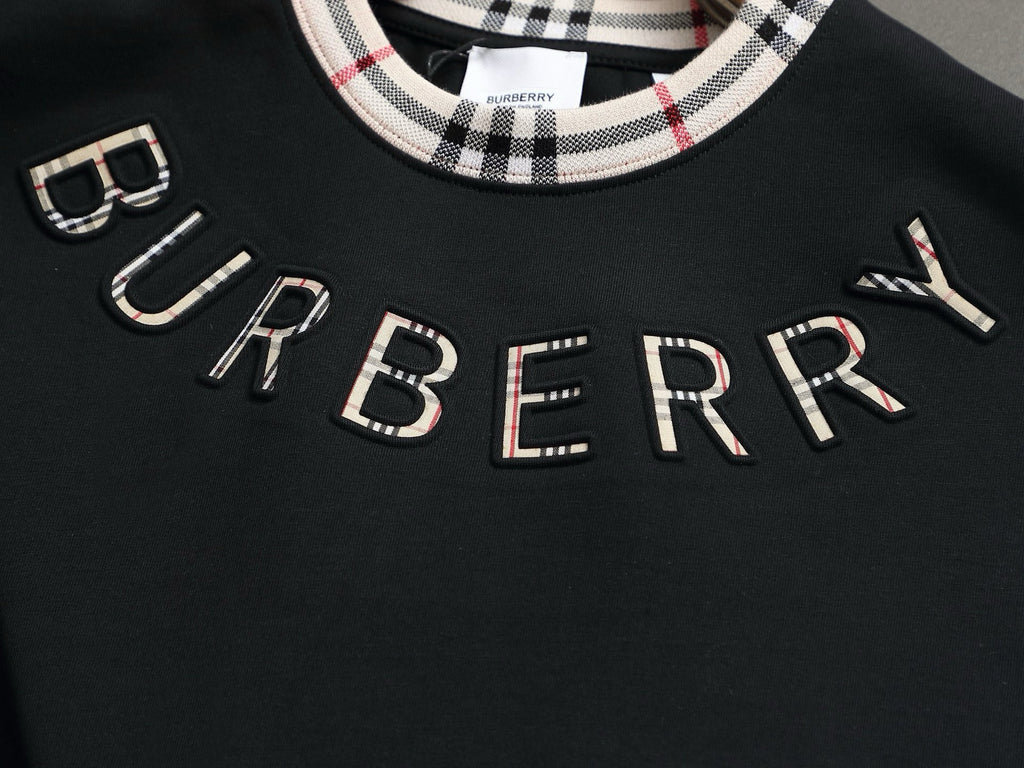 BURBERRY - T-shirt