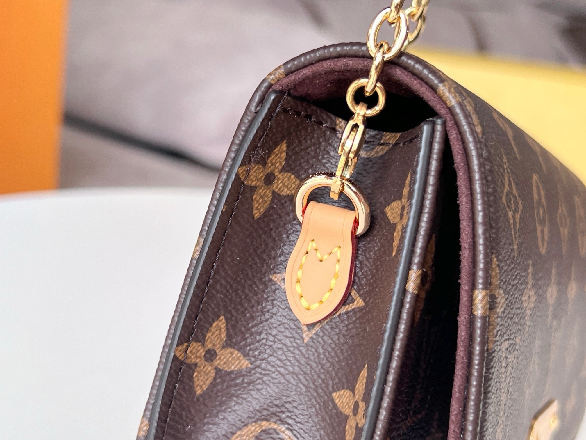 LOUIS VITTON - Wallet On Chain Lily