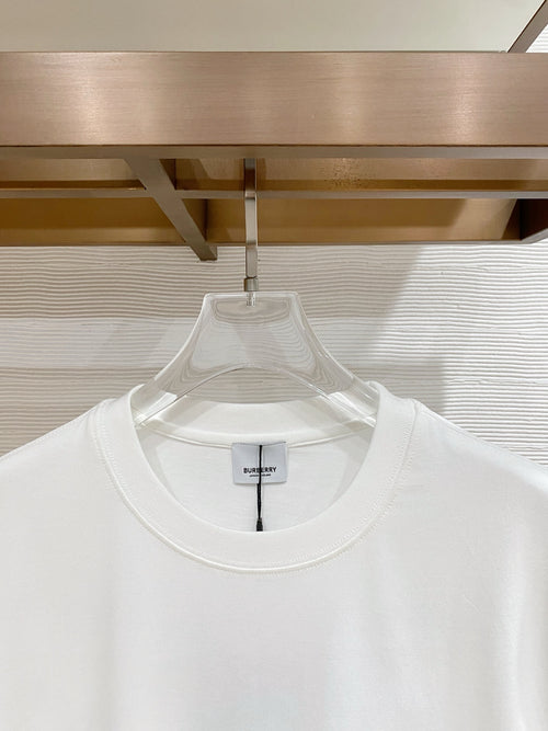 BURBERRY - T-shirt
