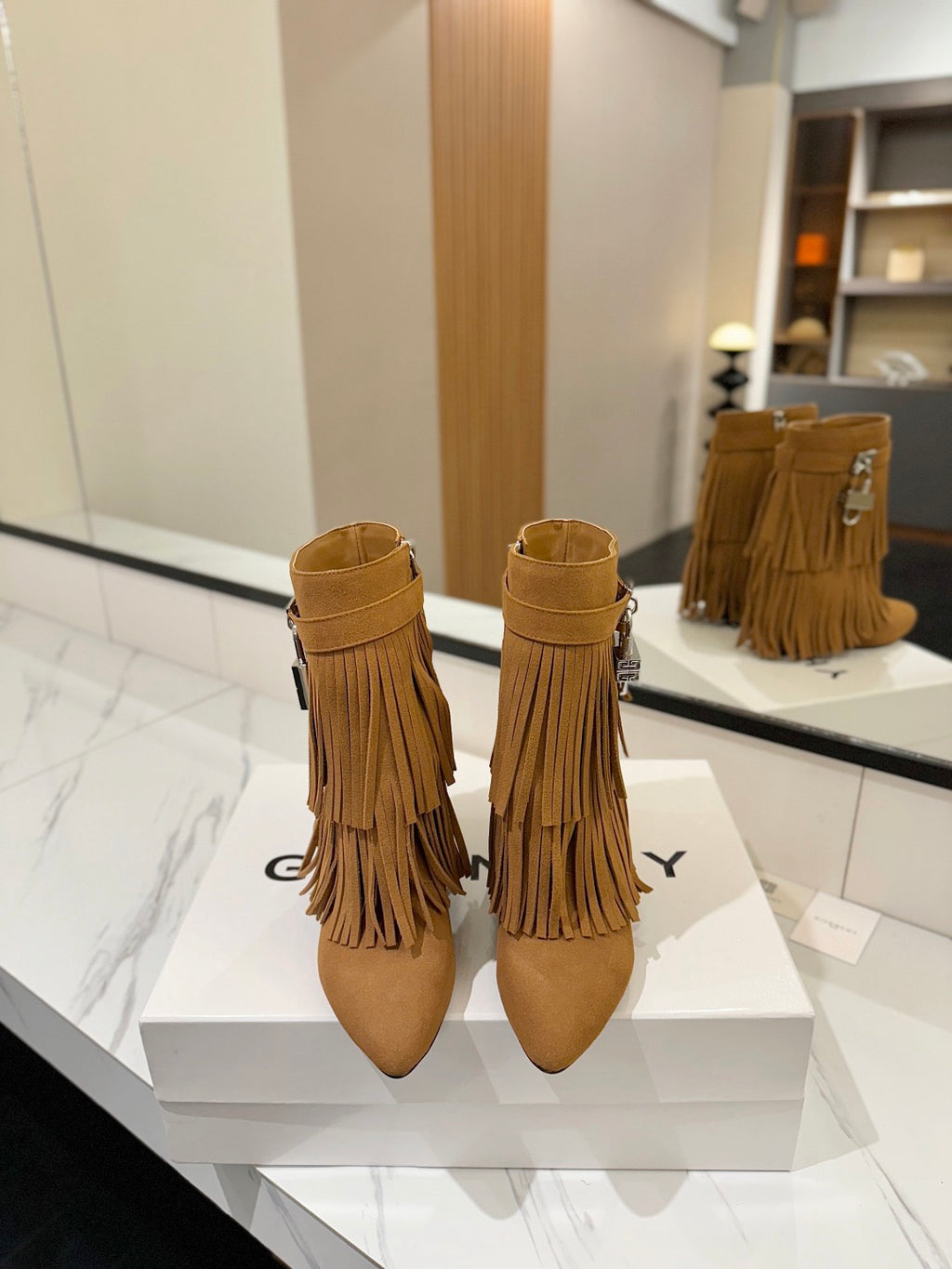 GIVENCHY - Shark lock boots