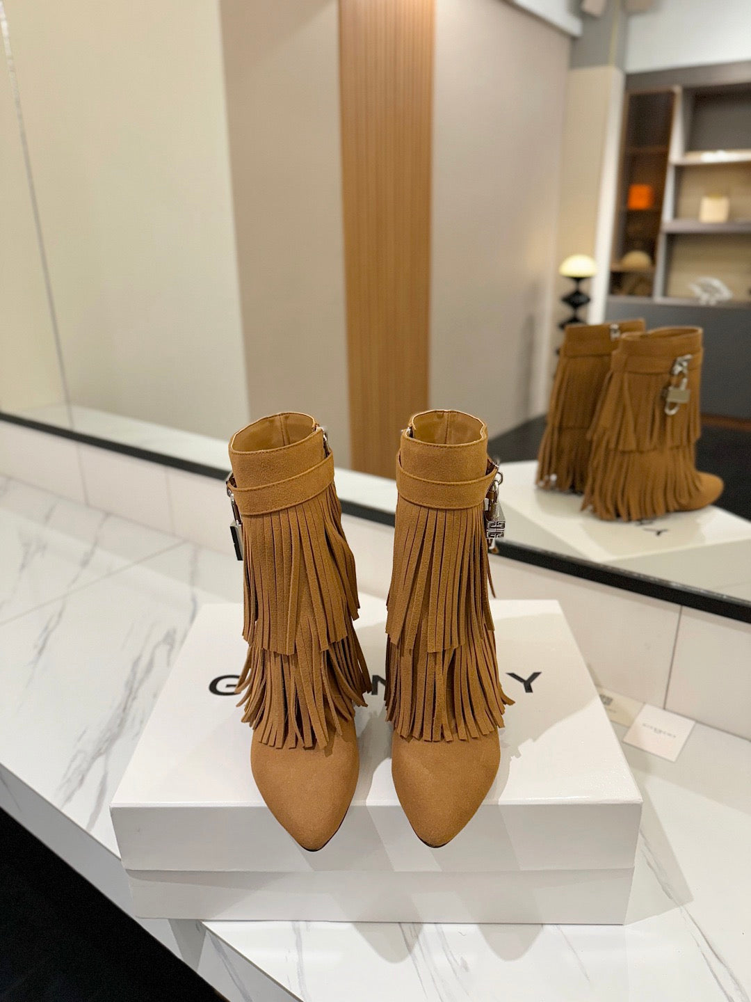 GIVENCHY - Shark lock boots