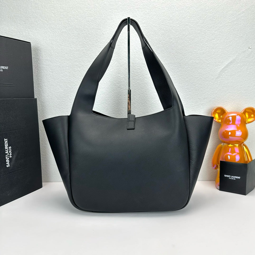 SAINT LAURENT- bea tote in grained leather