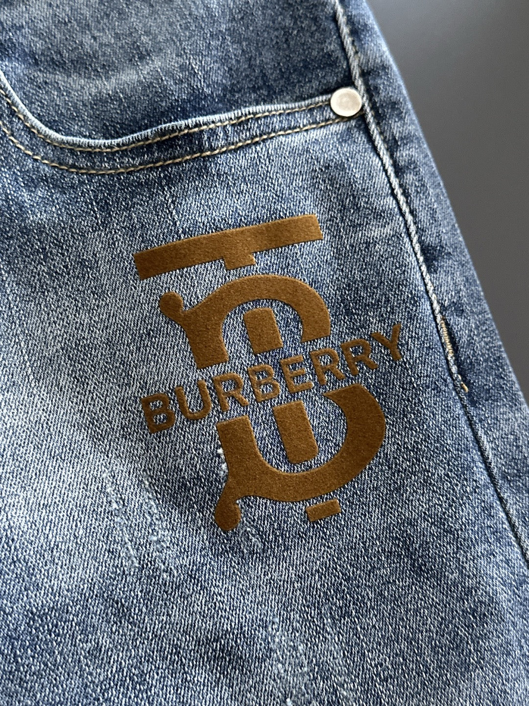 BURBERRY - Jeans