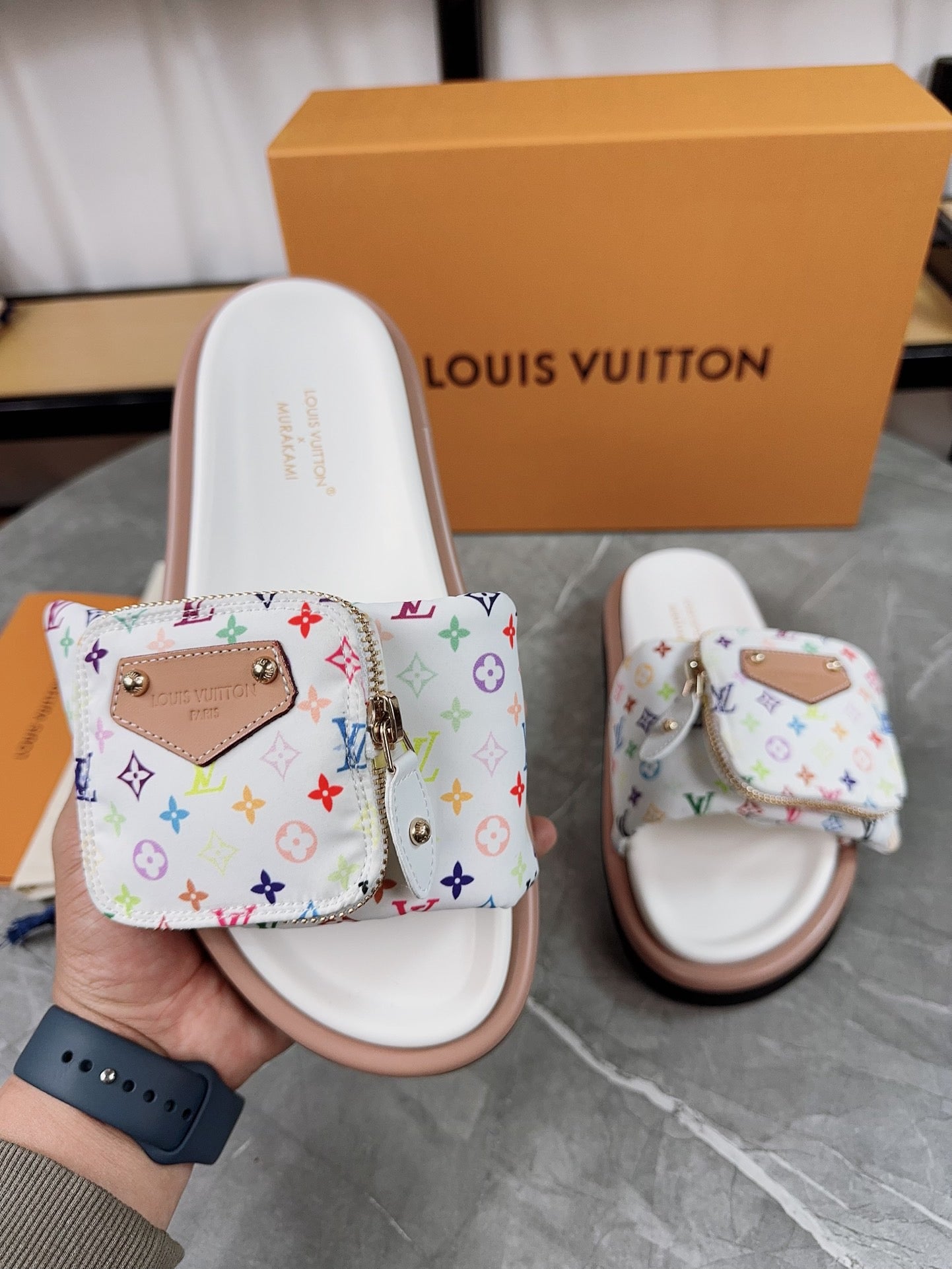 LOUIS VUITTON- pillow flat mule