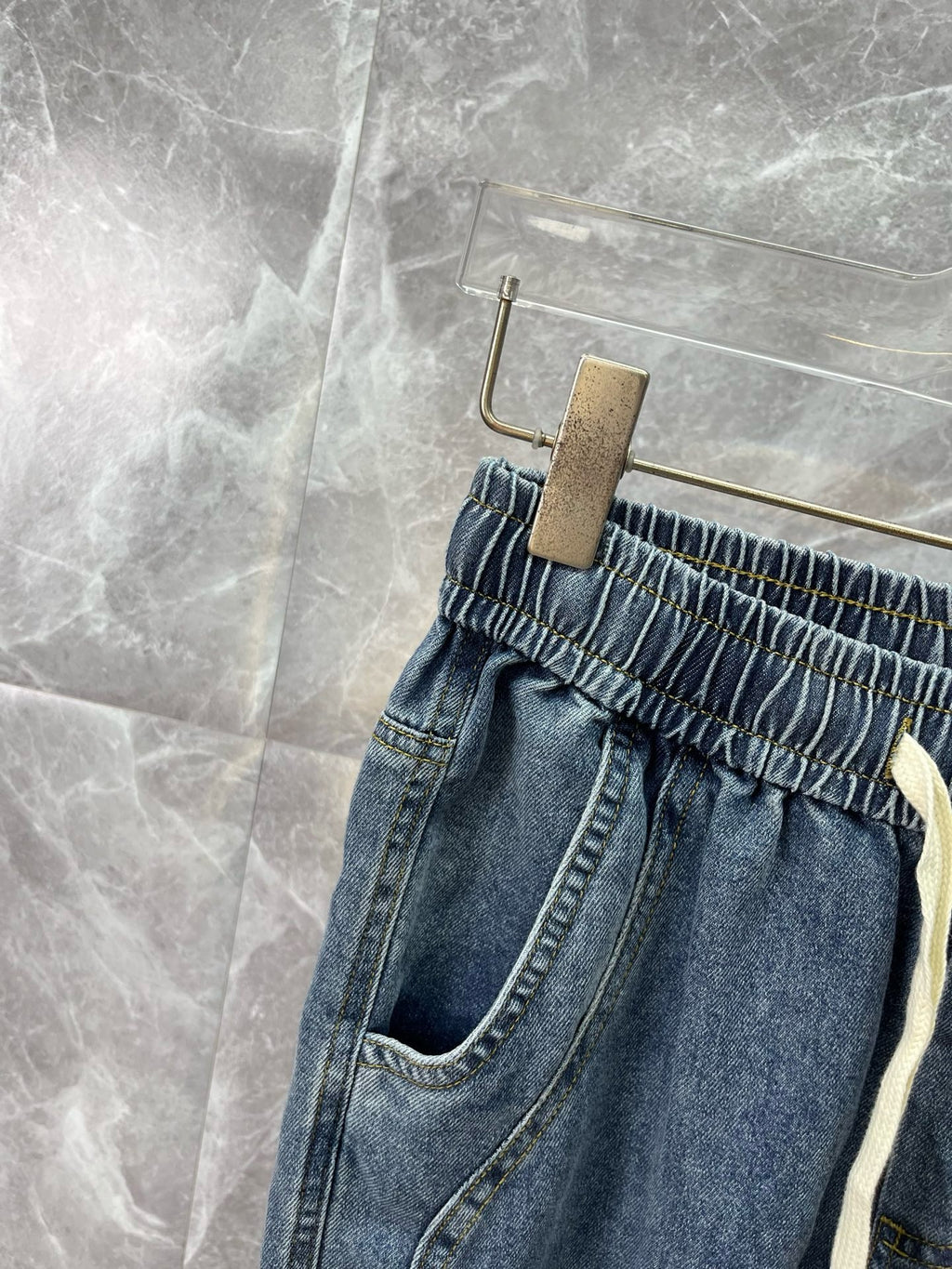 BURBERRY - Jeans
