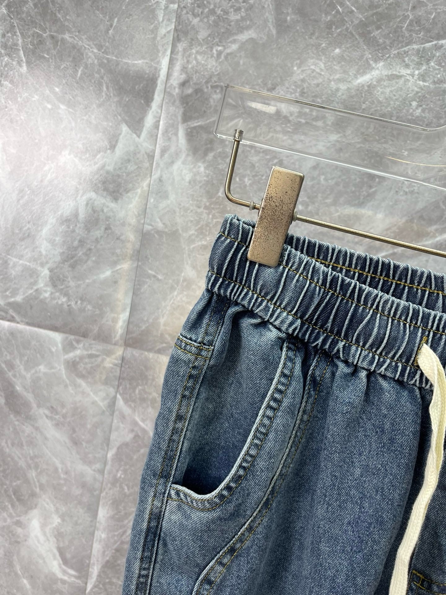 BURBERRY - Jeans