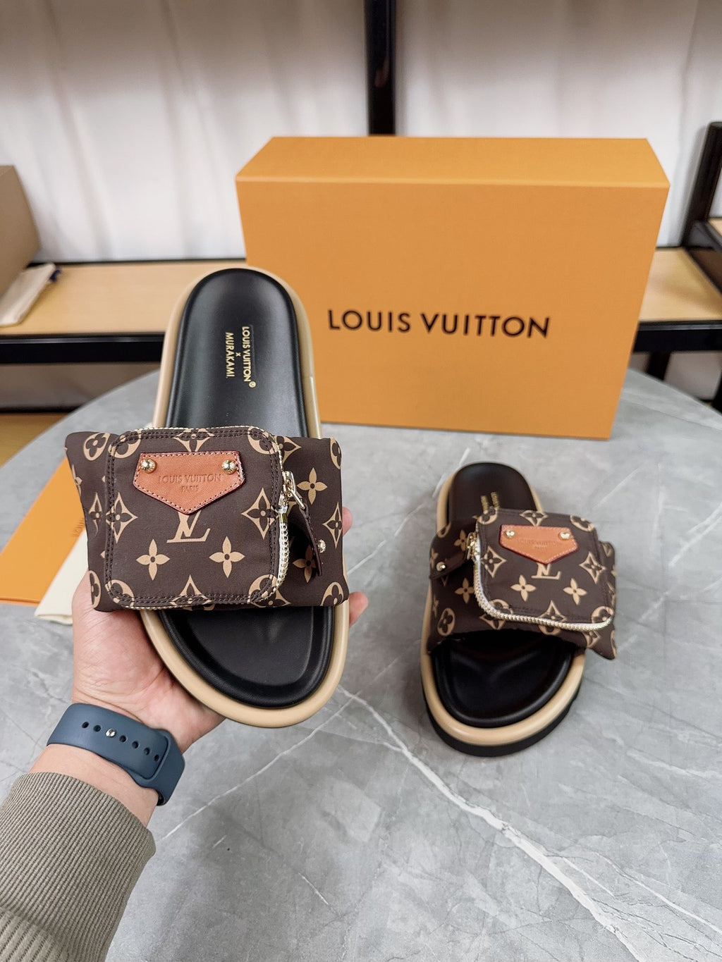 LOUIS VUITTON - pillow flat mule