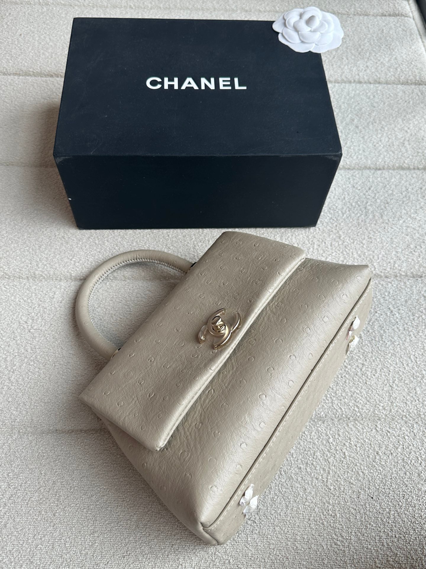 CHANEL - Coco handle