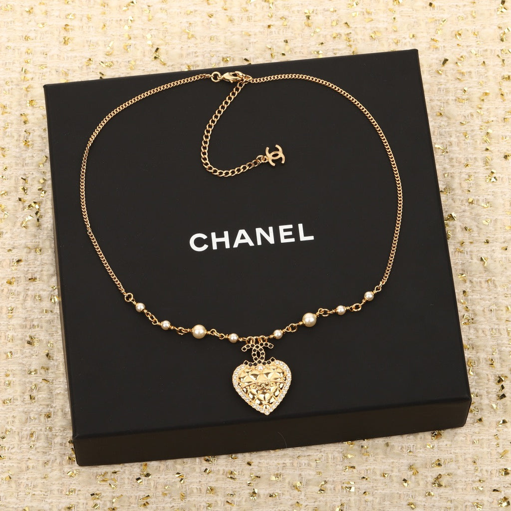 CHANEL - Crystal Necklace