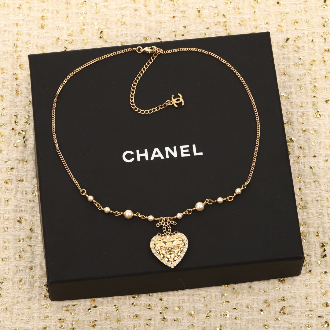 CHANEL - Crystal Necklace