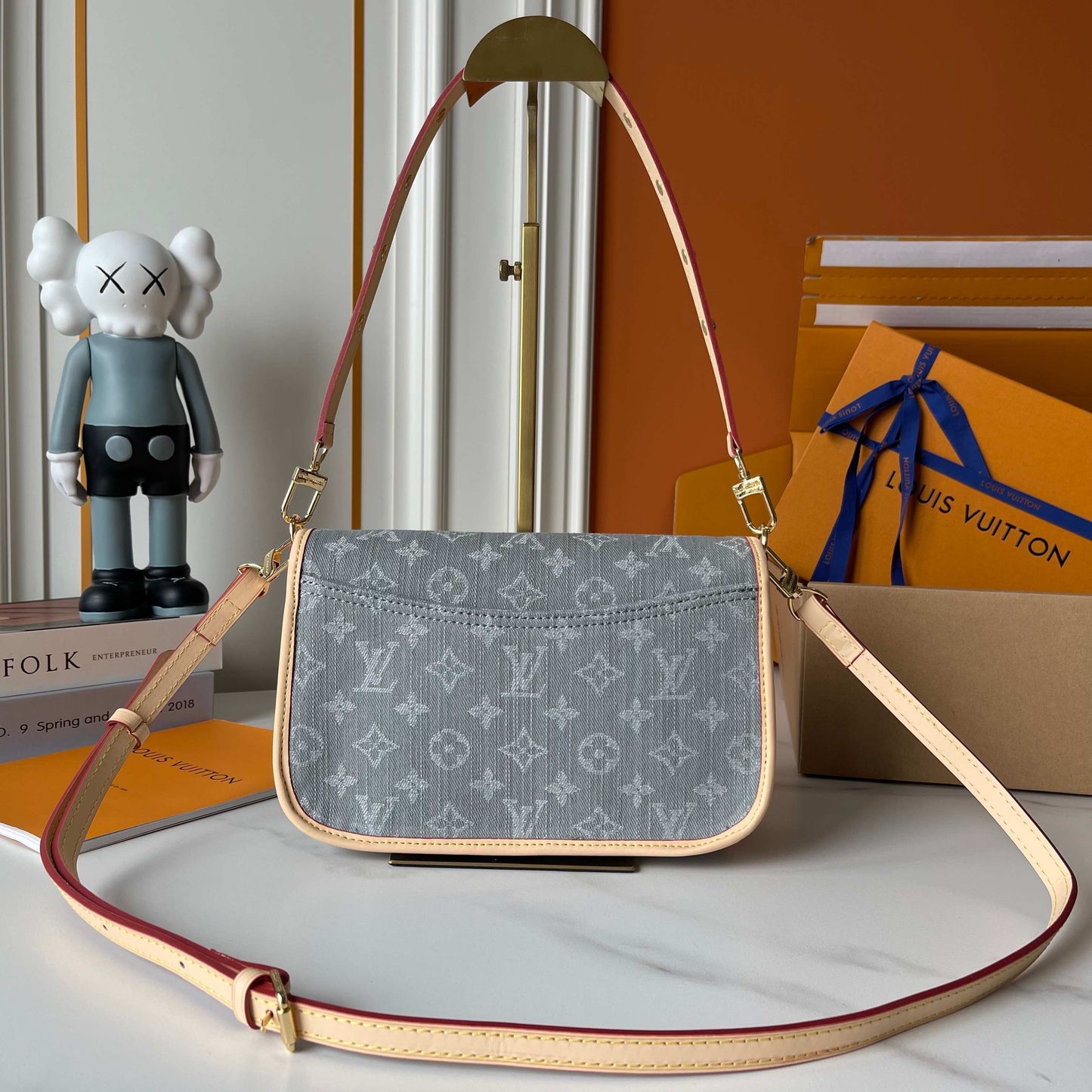 LOUIS VUITTON- Diane