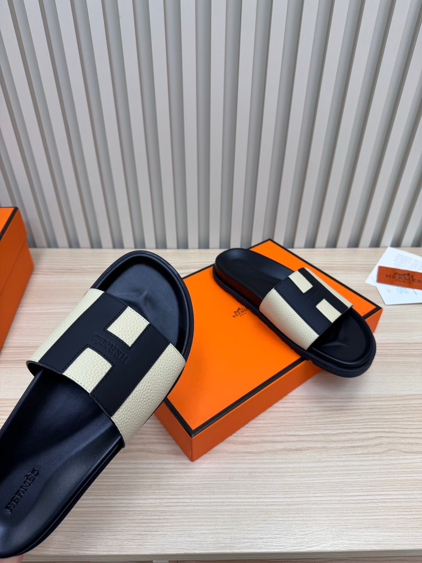 HERMES - men’s slippers