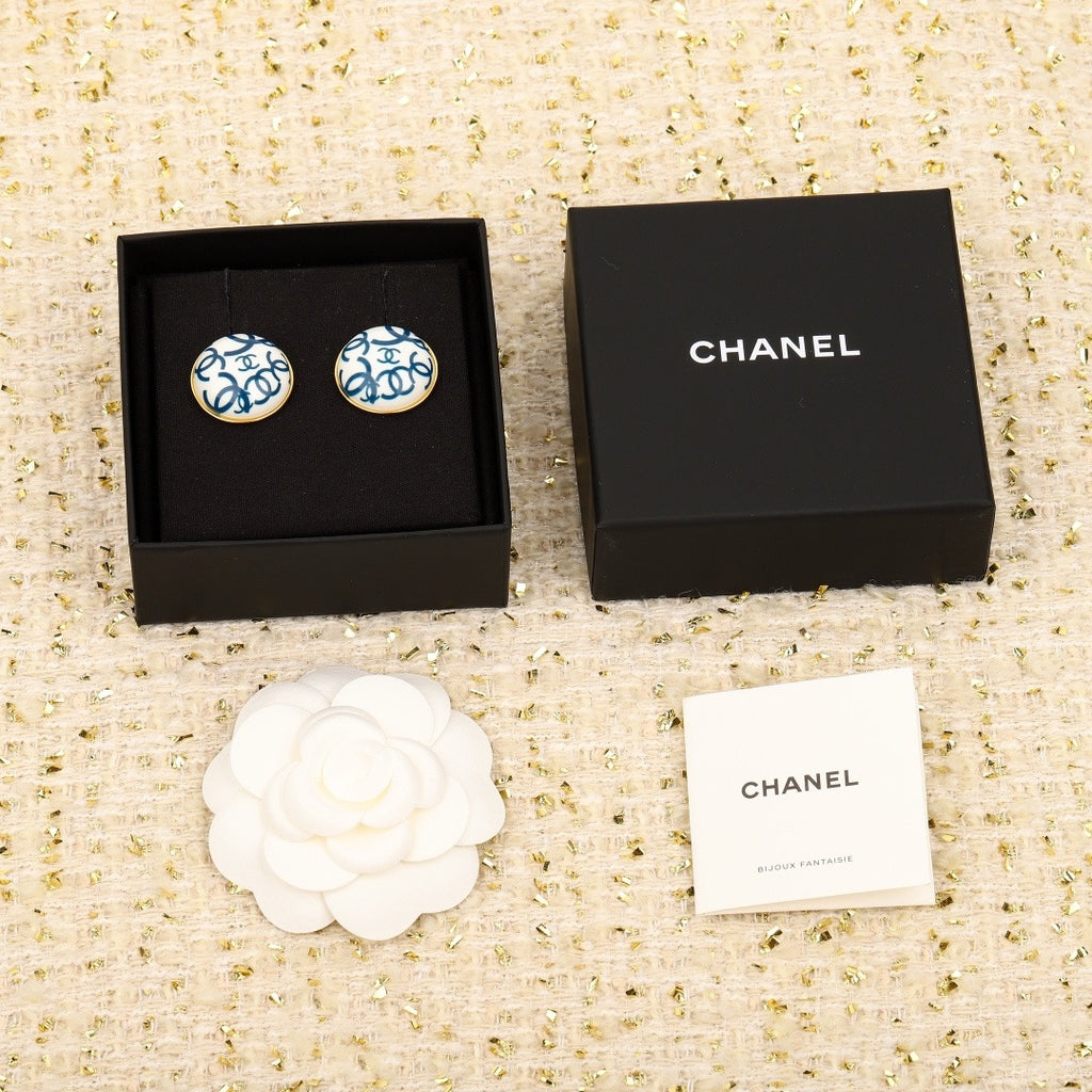 CHANEL - earrings