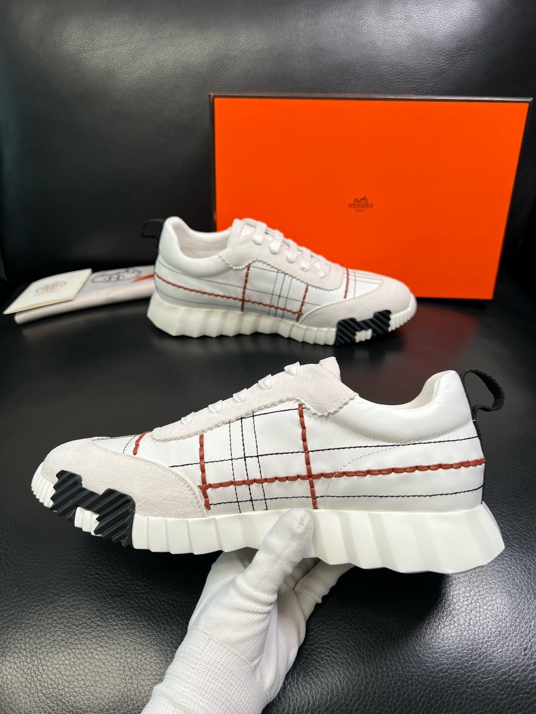 HERMES- Bouncing sneakers