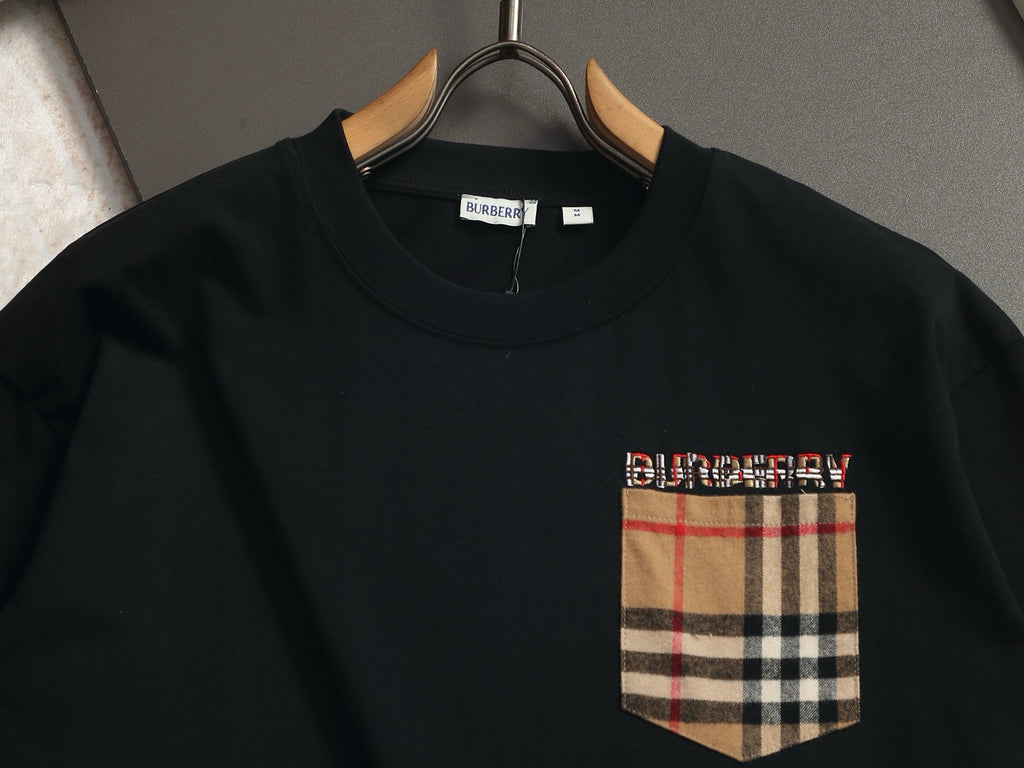 BURBERRY - T-shirt