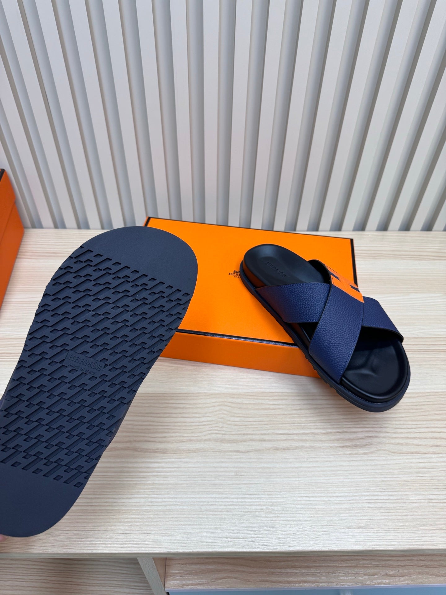 HERMES- Men’s slippers