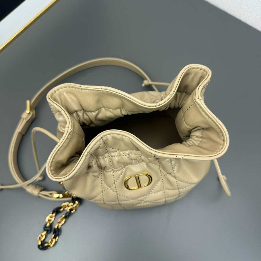 DIOR - oblique 30 Montaigne