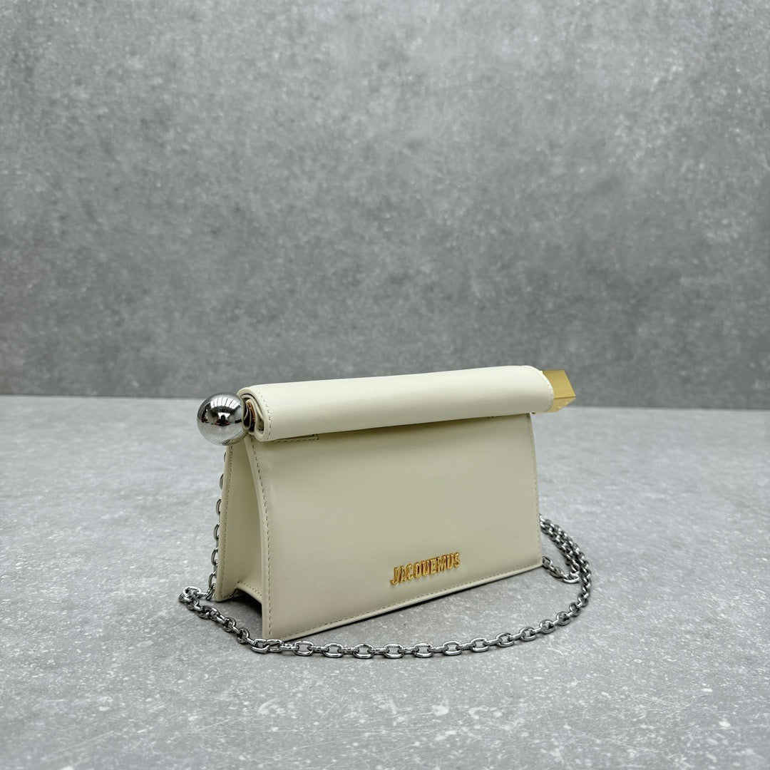 JACQUEMUS - La Petite Pochette Rond Carré clutch