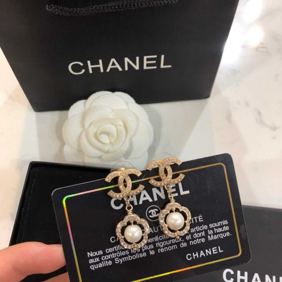 CHANEL - earrings