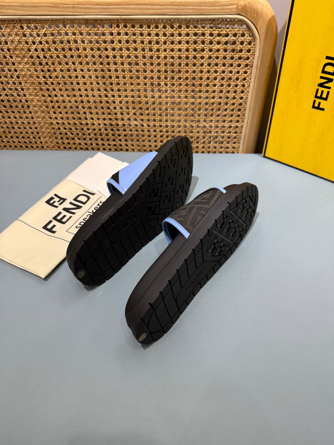 FENDI - Diagonal Slides