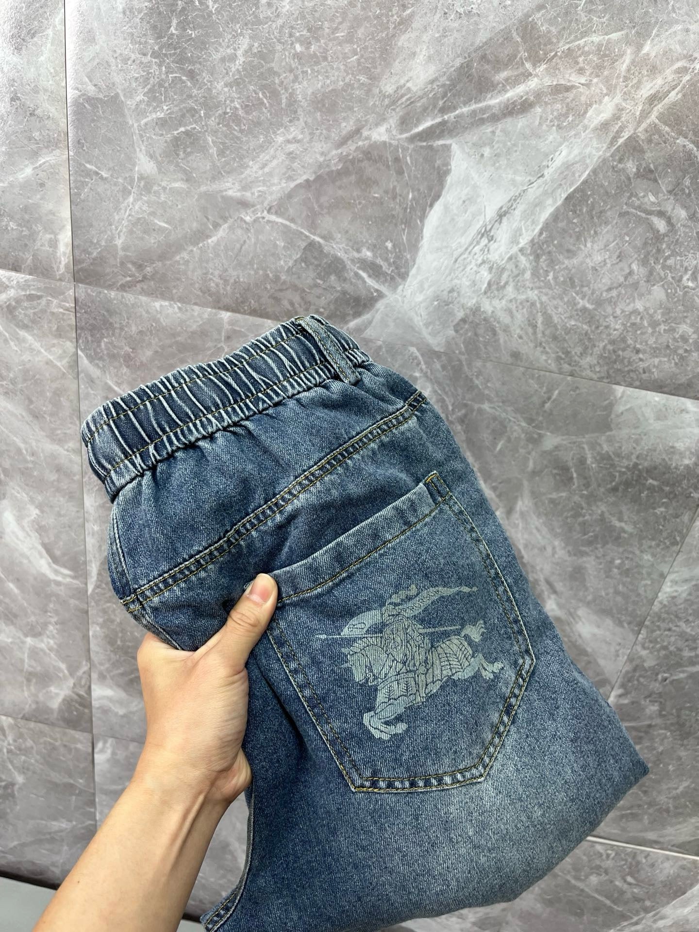BURBERRY - Jeans