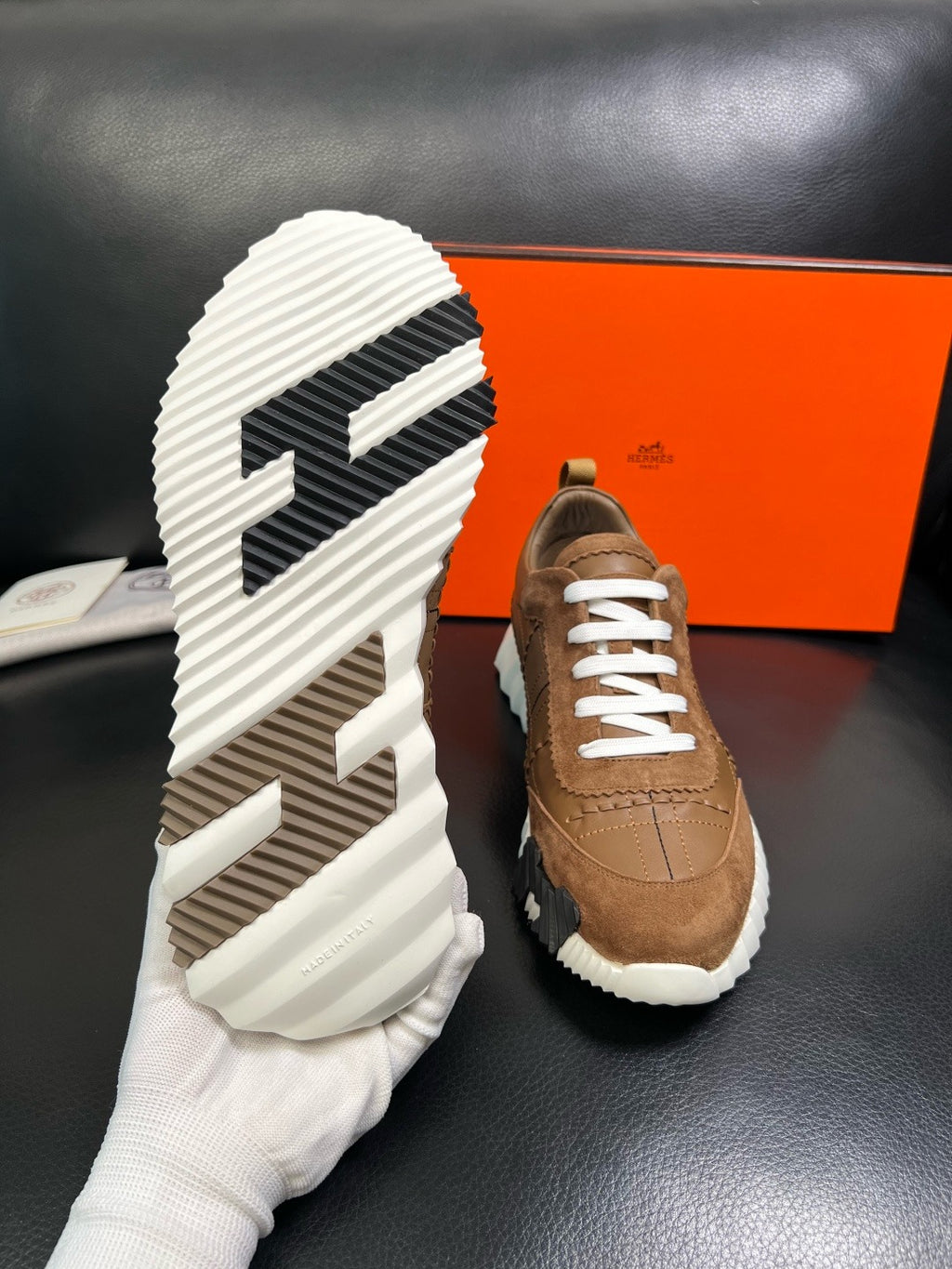 HERMES- Bouncing sneakers