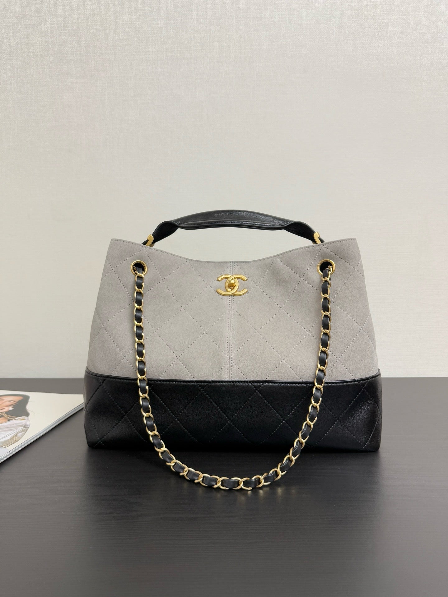CHANEL - 25A Suede Shopping Bag Grey Small