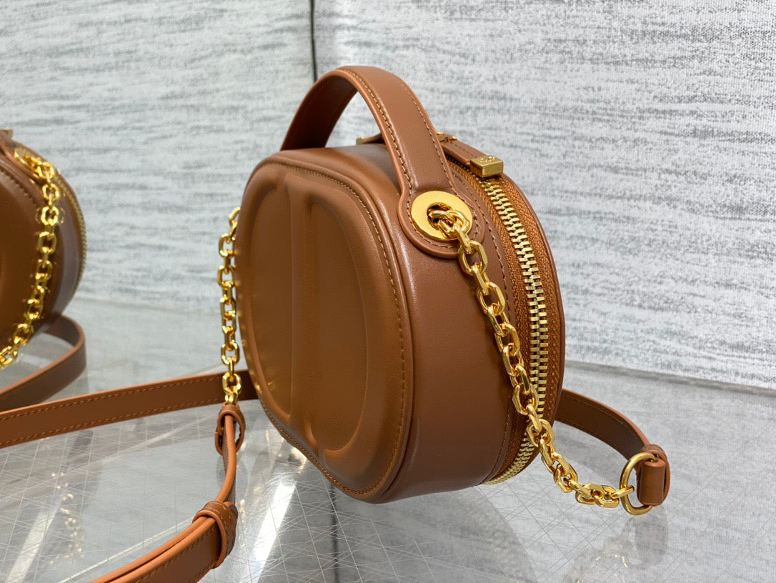 DIOR - Signature