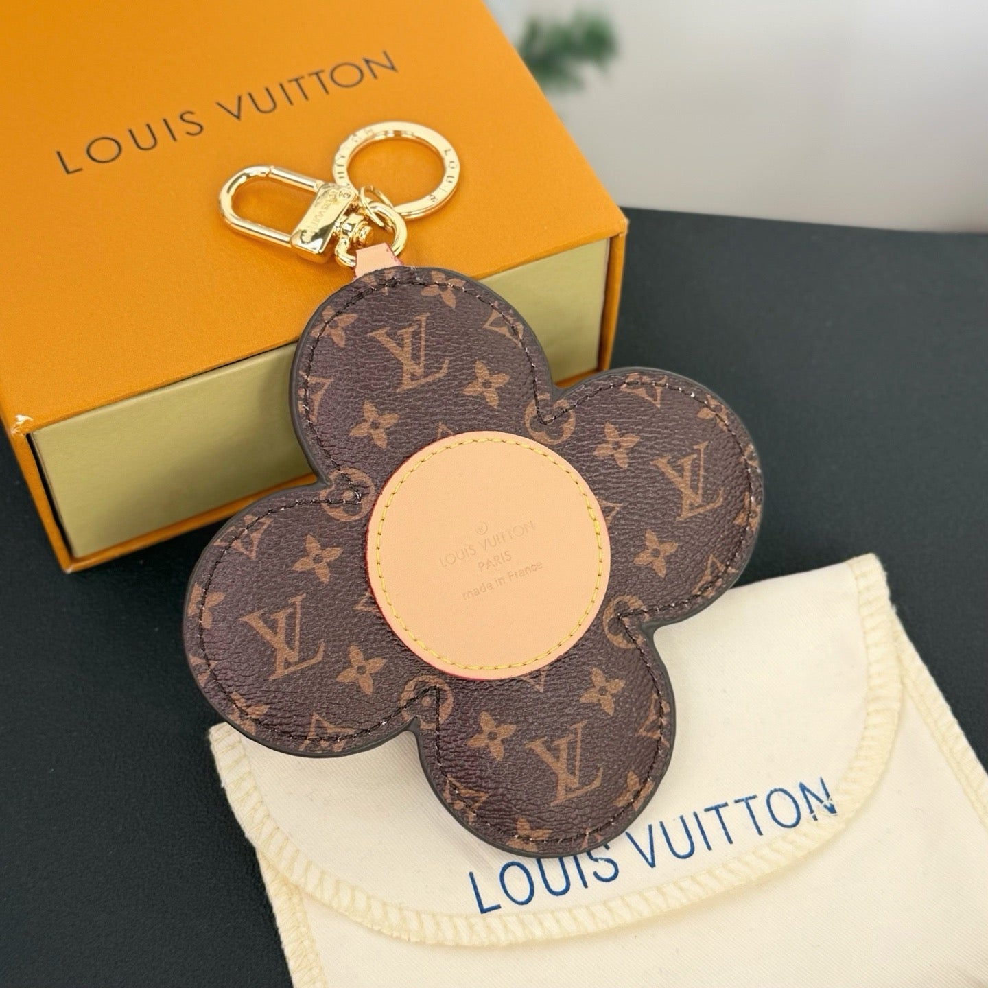 LOUIS VUITTON - Vivienne Bag Charm