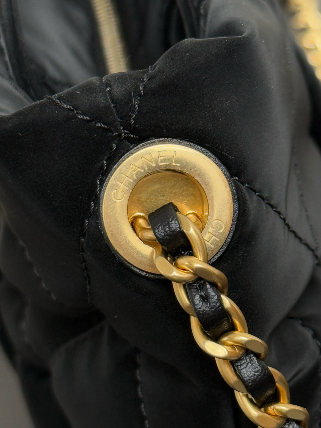 CHANEL - Bow bag