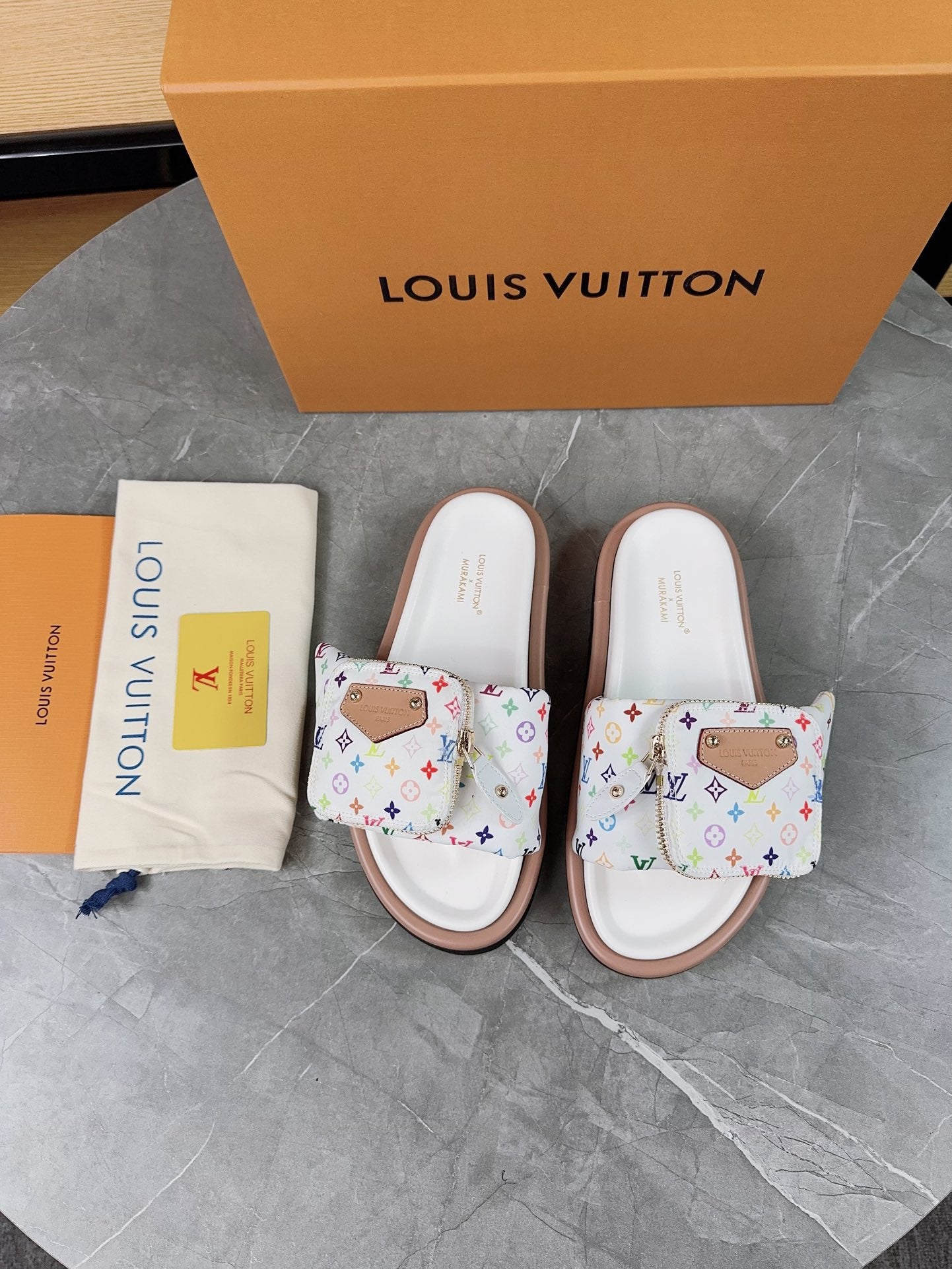 LOUIS VUITTON- pillow flat mule