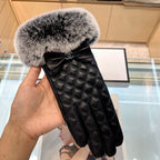 CHANEL - Fur gloves