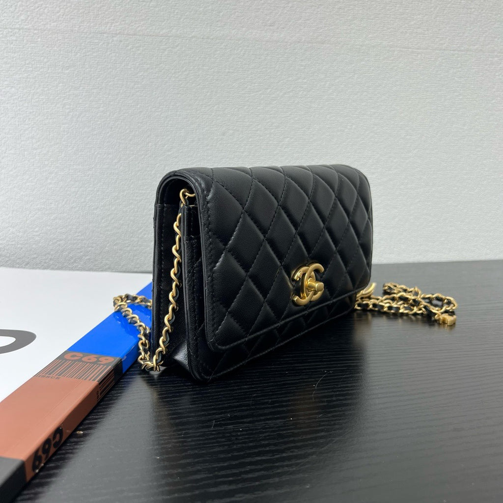 CHANEL - Caviar Quilted Hobo Bag