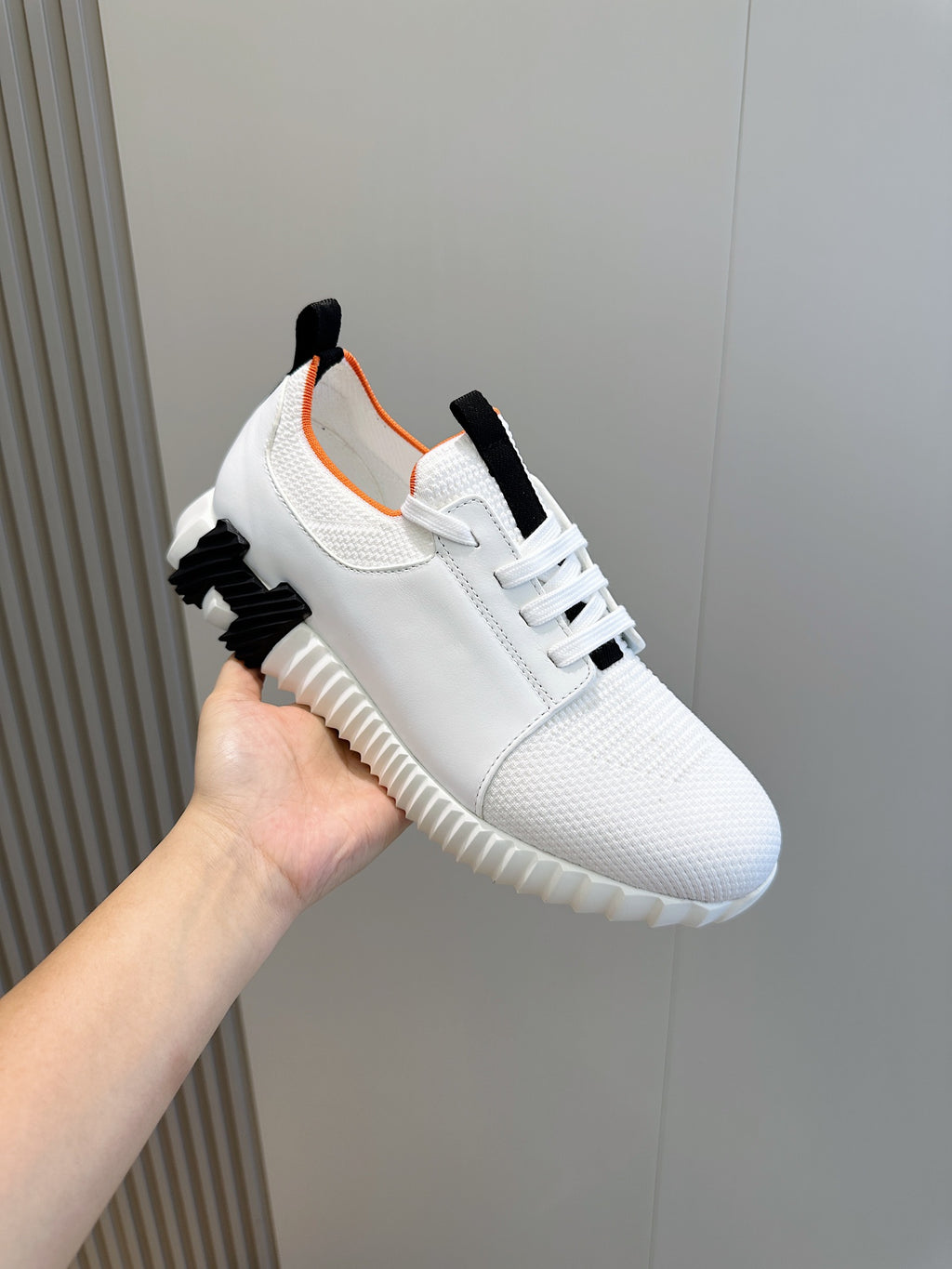 HERMES- Bouncing sneakers