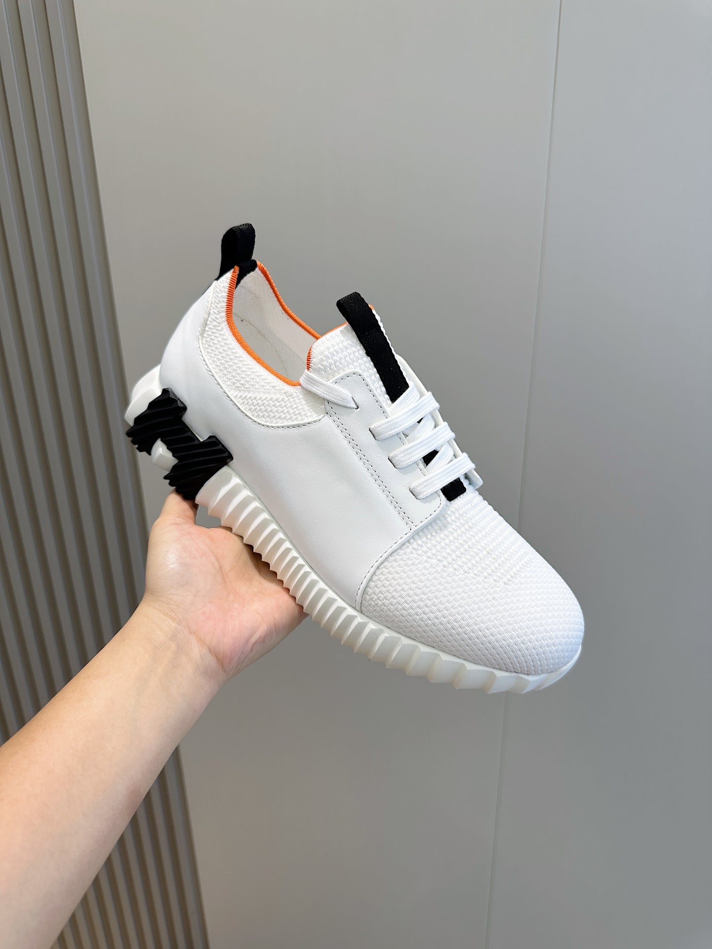 HERMES- Bouncing sneakers