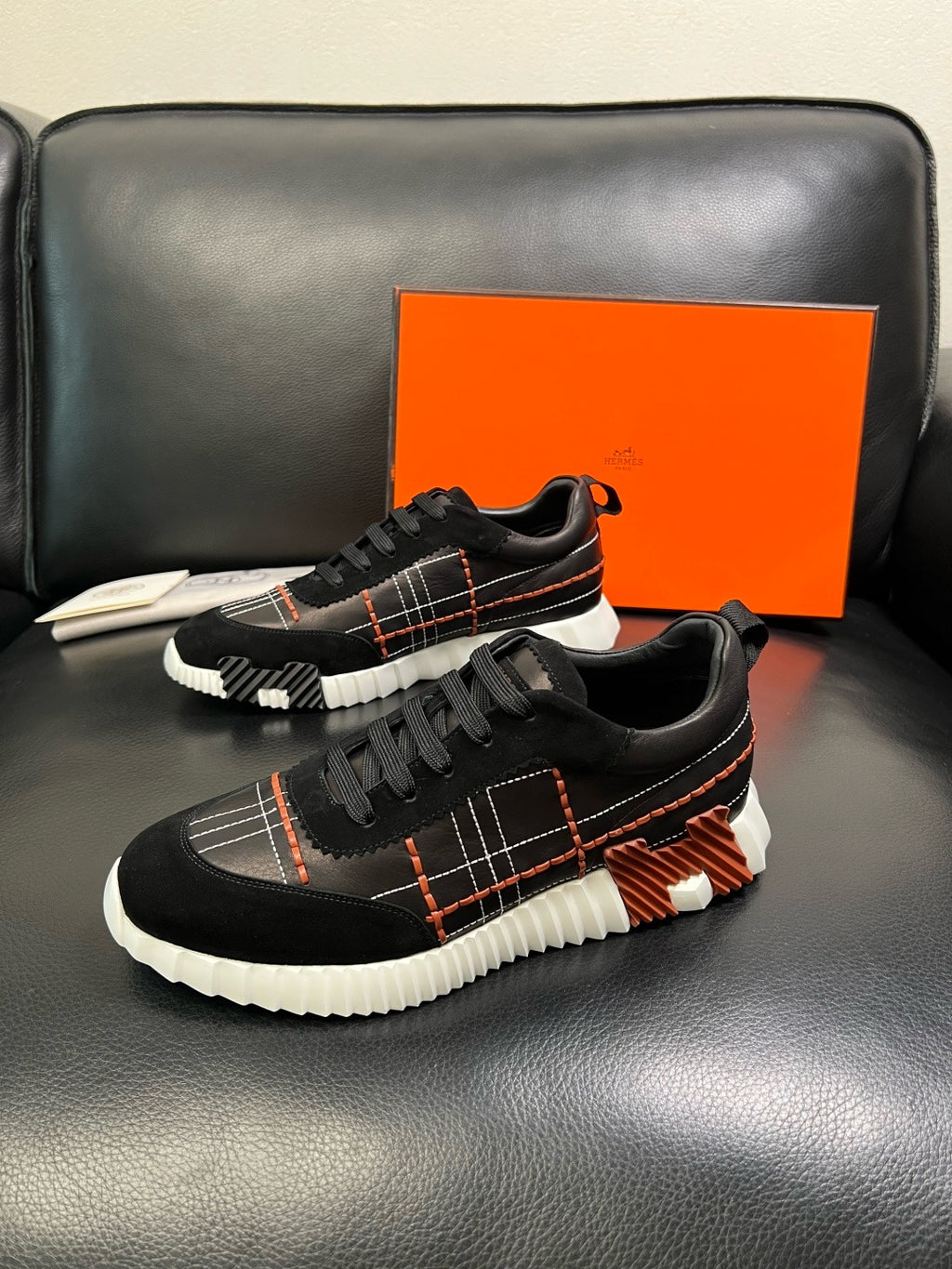 HERMES- Bouncing sneakers